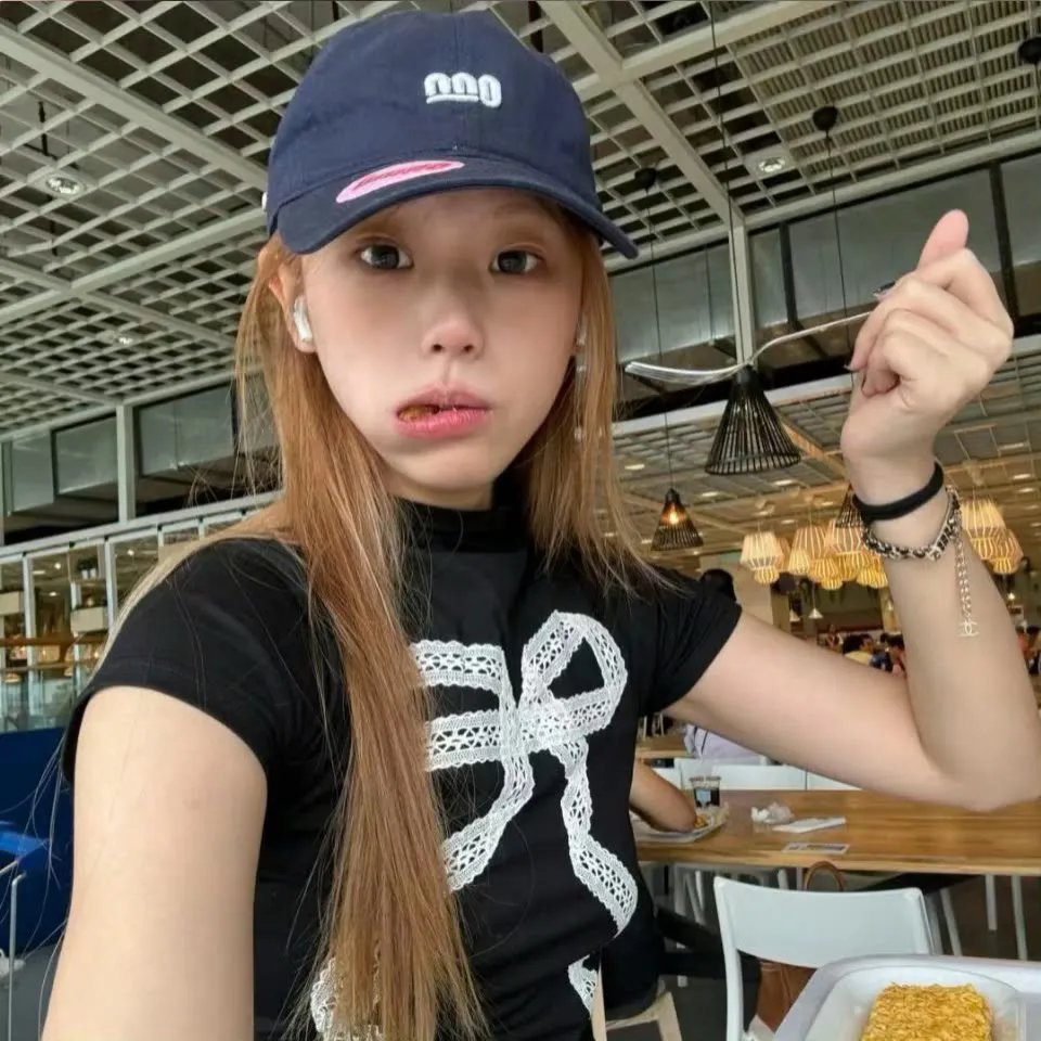 夜色中的她